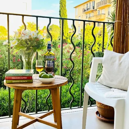 Private Sainttropez * Σαιν-Τροπέ
