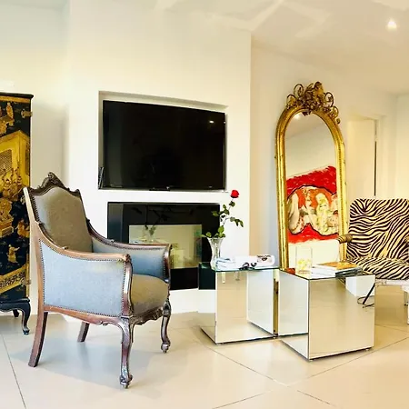 Δωμάτια σε οικογενειακή κατοικία Private Sainttropez *